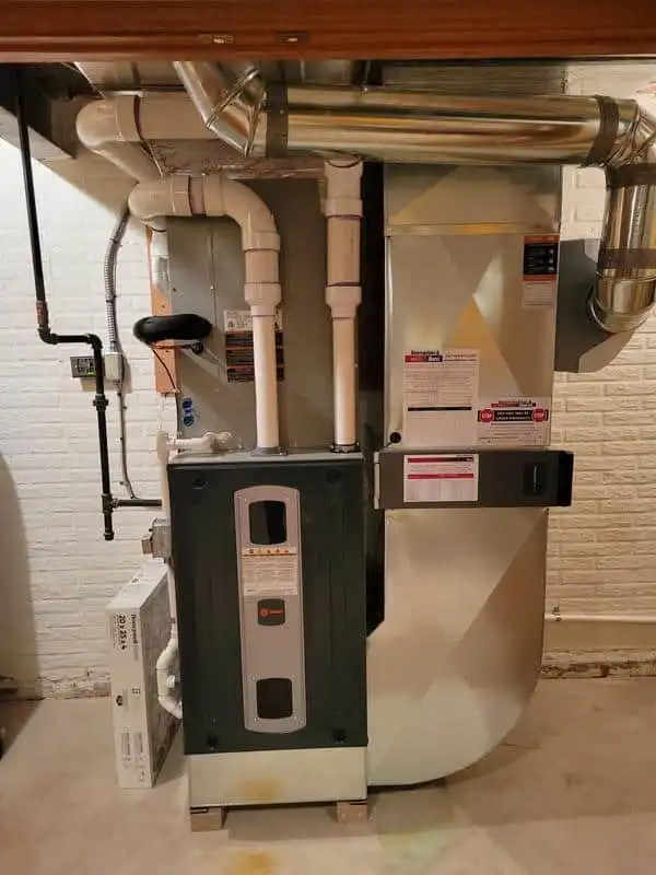 High-efficiency furnace and ductwork installation in Los Angeles and Ventura County.